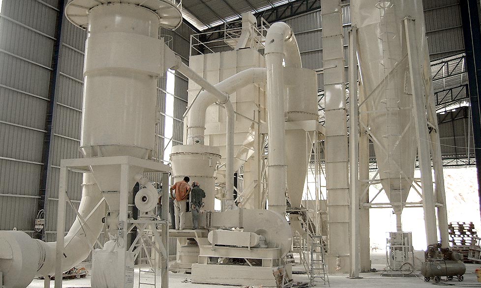 500目白云石磨粉現(xiàn)場(chǎng)